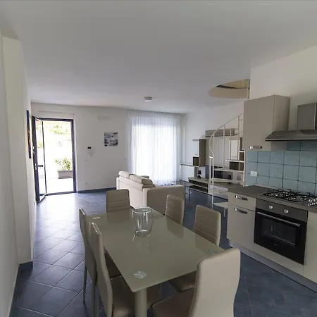 Holiday home Bella Vita, Piscina&mare *